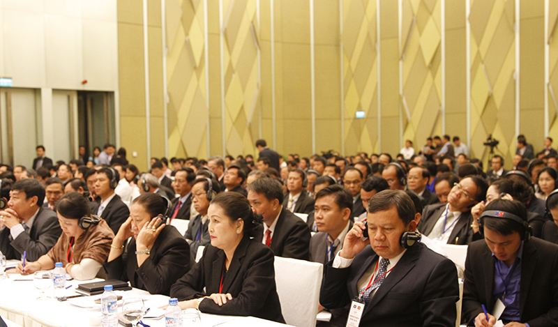 Việt-Lào cam kết cải thiện môi trường đầu tư