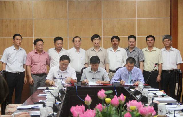 Ký kết thỏa thuận nguyên tắc bàn giao CLB bóng đá Thanh Hóa sang Công ty CP Tập đoàn FLC