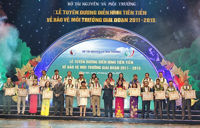 Lễ vinh danh, tôn vinh 50 tập thể, cộng đồng và 20 cá nhân điển hình tiên tiến về BVMT giai đoạn 2011-2015