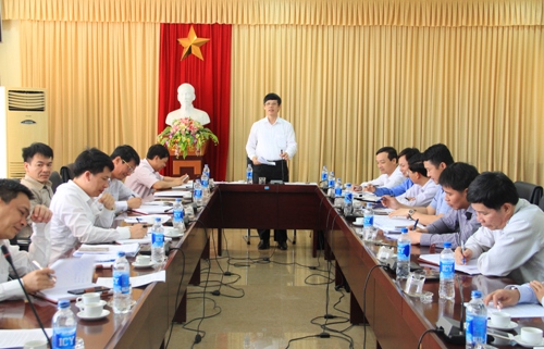 Chủ tịch UBND tỉnh Nguyễn Đình Xứng kiểm tra tiến độ giải phóng mặt bằng thi công một số dự án trọng điểm về hạ tầng tại Khu kinh tế Nghi Sơn.