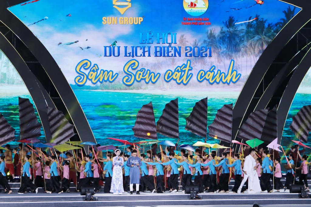 Khai hội du lịch biển Sầm Sơn 2021.