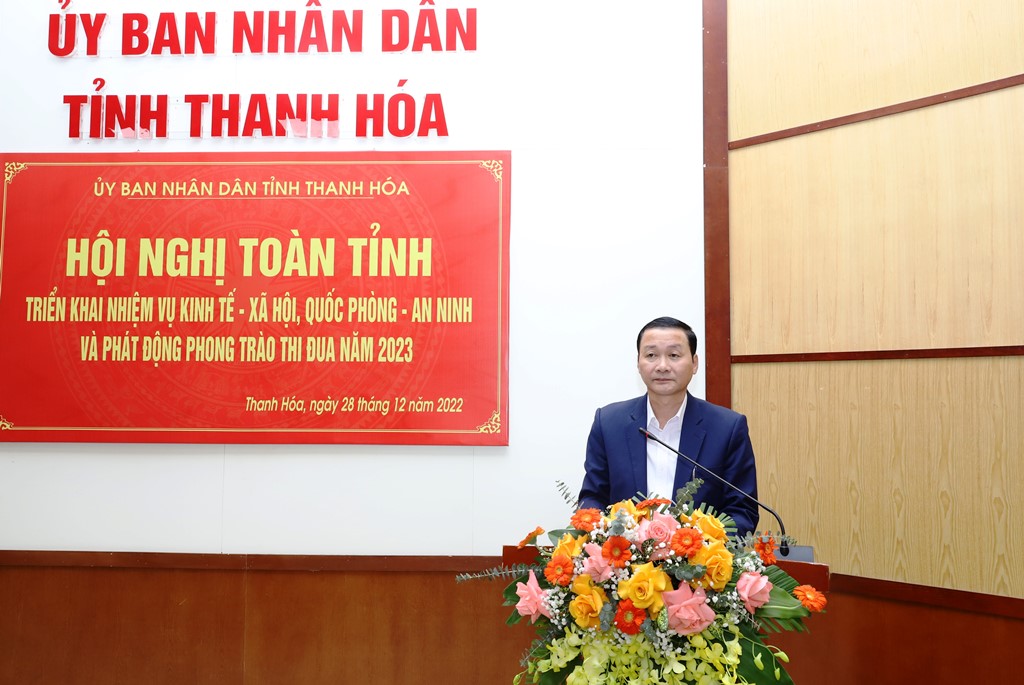 CHỦ TỊCH UBND TỈNH PHÁT ĐỘNG THI ĐUA TẠI HỘI NGHỊ TRIỂN KHAI NHIỆM VỤ PHÁT TRIỂN KINH TẾ - XÃ HỘI, ĐẢM BẢO QUỐC PHÒNG - AN NINH NĂM 2023