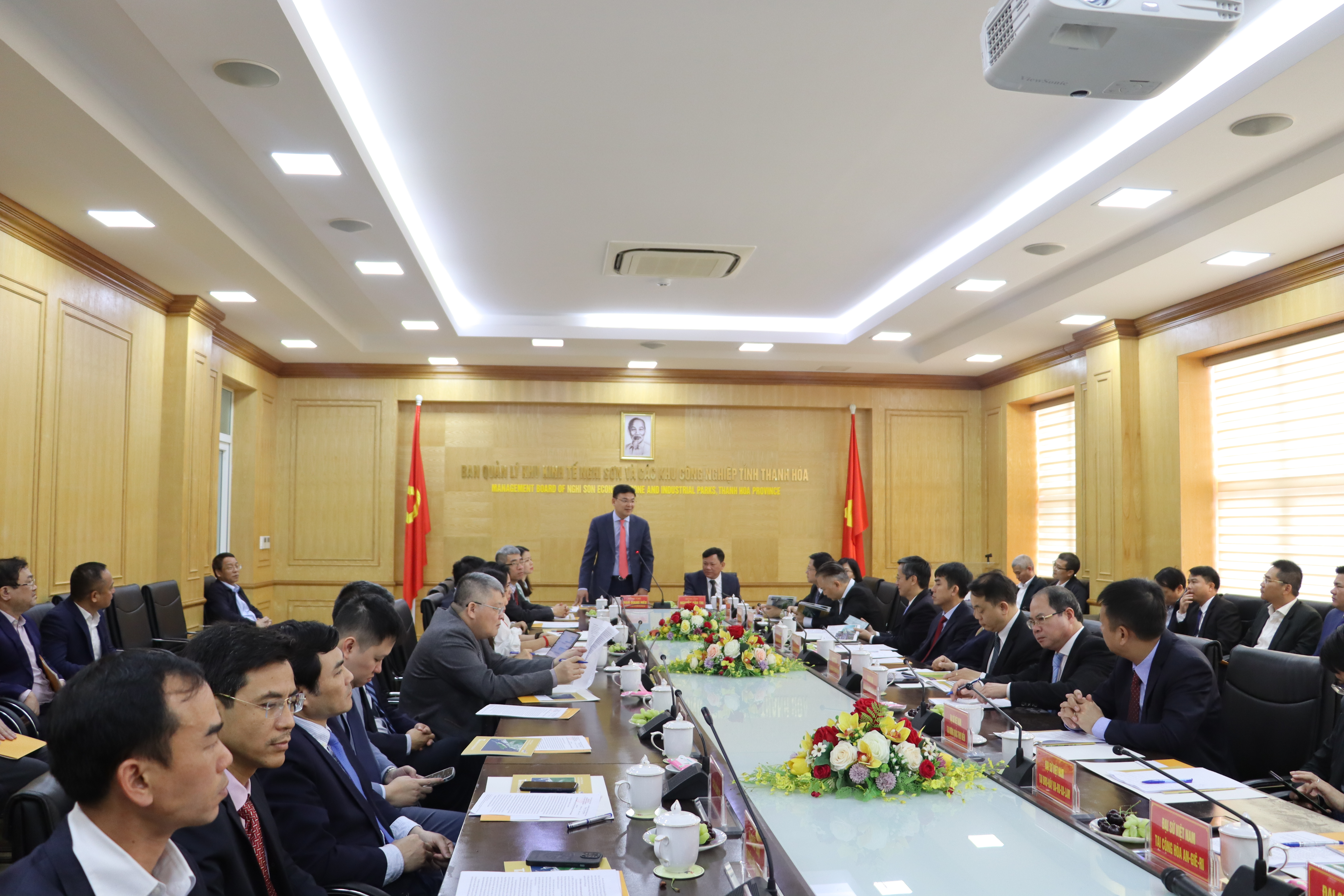 Đoàn công tác của Bộ Ngoại giao làm việc, khảo sát thực địa tại Khu kinh tế Nghi Sơn tỉnh Thanh Hóa