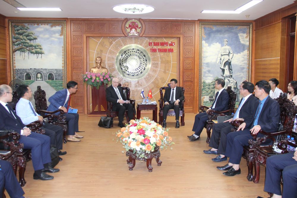 Phó Chủ tịch Thường trực UBND tỉnh Nguyễn Văn Thi tiếp xã giao Đoàn công tác của Đại sứ quán Phần Lan tại Việt Nam