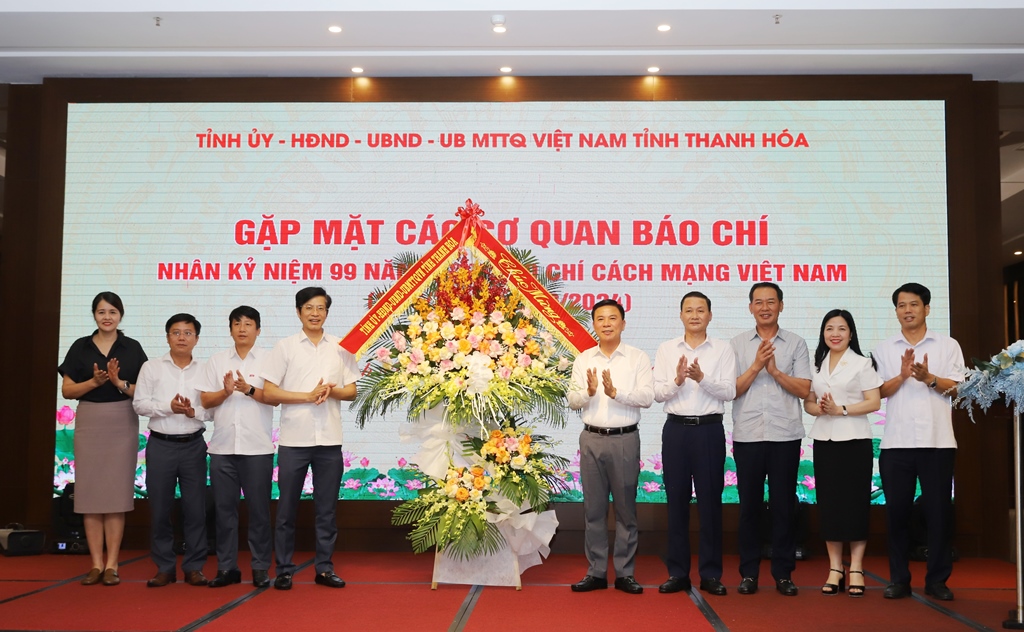 Lãnh đạo tỉnh gặp mặt các cơ quan báo chí nhân dịp kỷ niệm 99 năm Ngày Báo chí cách mạng Việt Nam