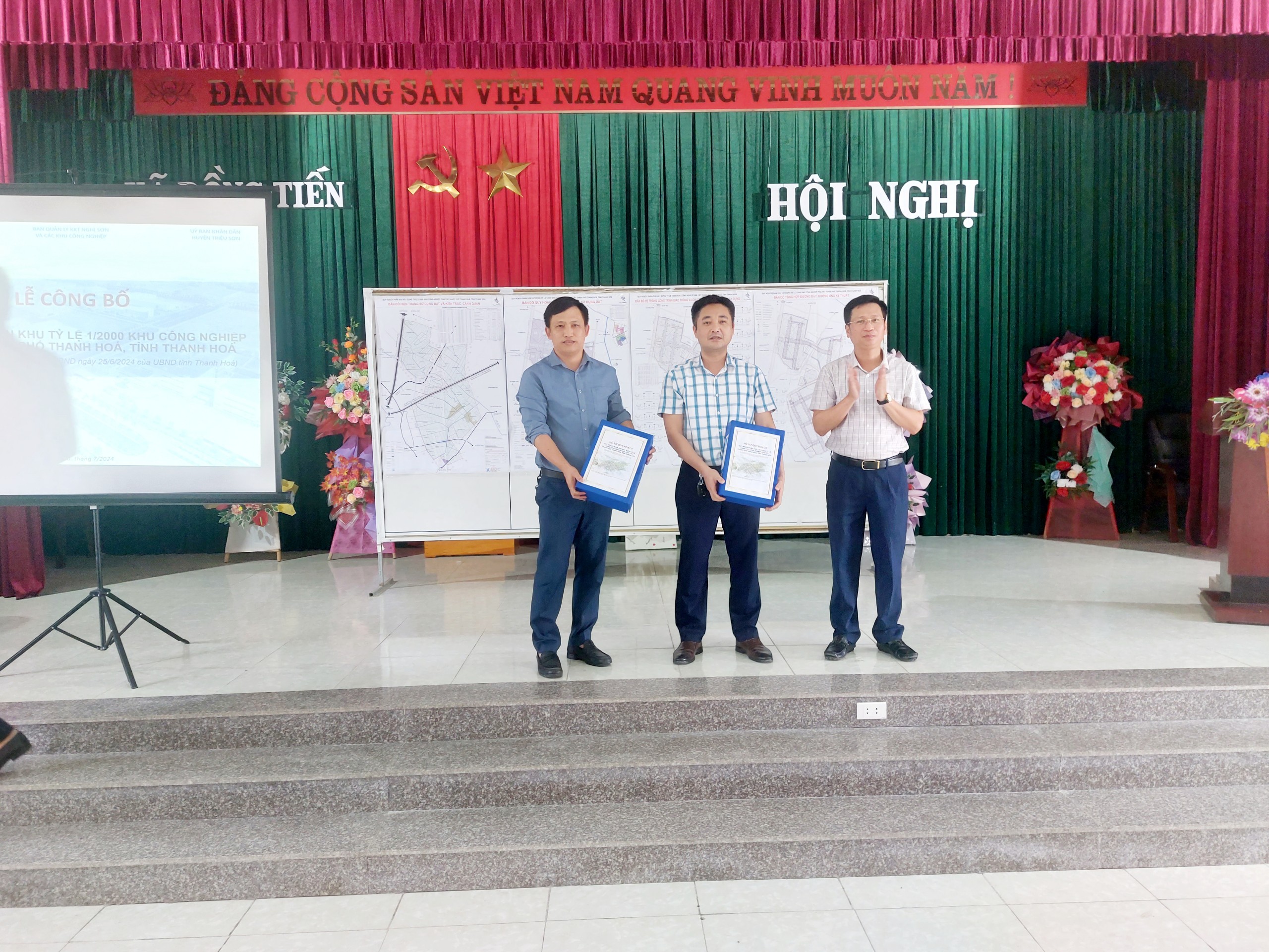 Lễ công bố quy hoạch phân khu tỷ lệ 1/2000 khu công nghiệp phía tây thành phố Thanh Hóa, tỉnh Thanh Hóa