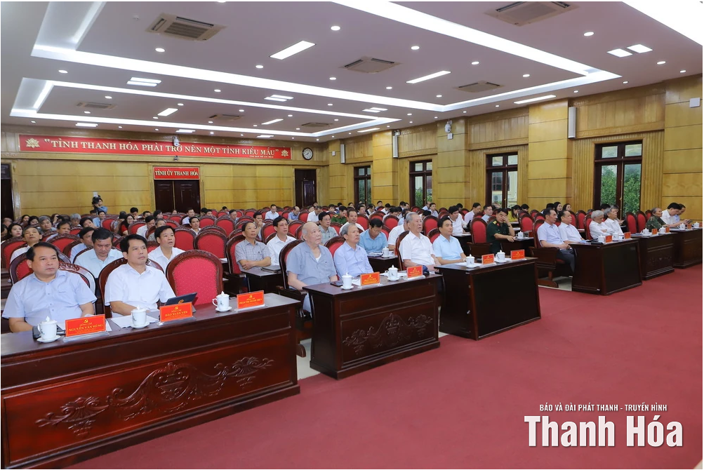 Công bố quyết định của Bộ Chính trị, Ban Bí thư điều động, chỉ định đồng chí Nguyễn Hoài Anh và đồng chí Nguyễn Hồng Phong giữ chức Phó Bí thư Tỉnh ủy Thanh Hóa