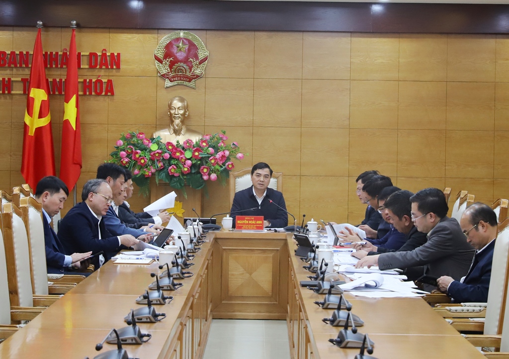 Tháo gỡ khó khăn cho việc triển khai Nhà máy nhiệt điện LNG Nghi Sơn, đầu tư giai đoạn 2 của Dự án Liên hợp Lọc hóa dầu Nghi Sơn và tiến độ thực hiện các KCN trên địa bàn tỉnh