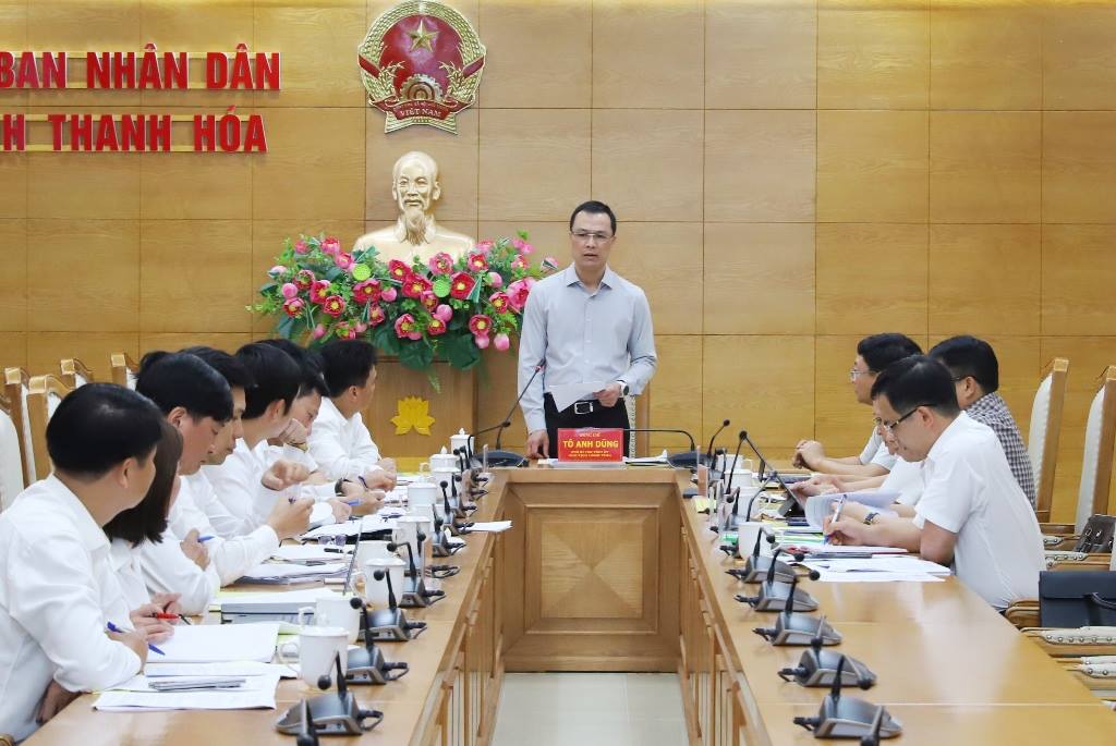 Chủ tịch UBND tỉnh làm việc với Ban Quản lý Khu kinh tế Nghi Sơn và các khu công nghiệp